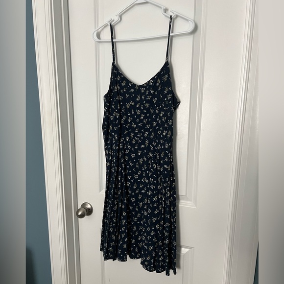 NWOT Old Navy Fit and Flare Floral Dress - Picture 3 of 7